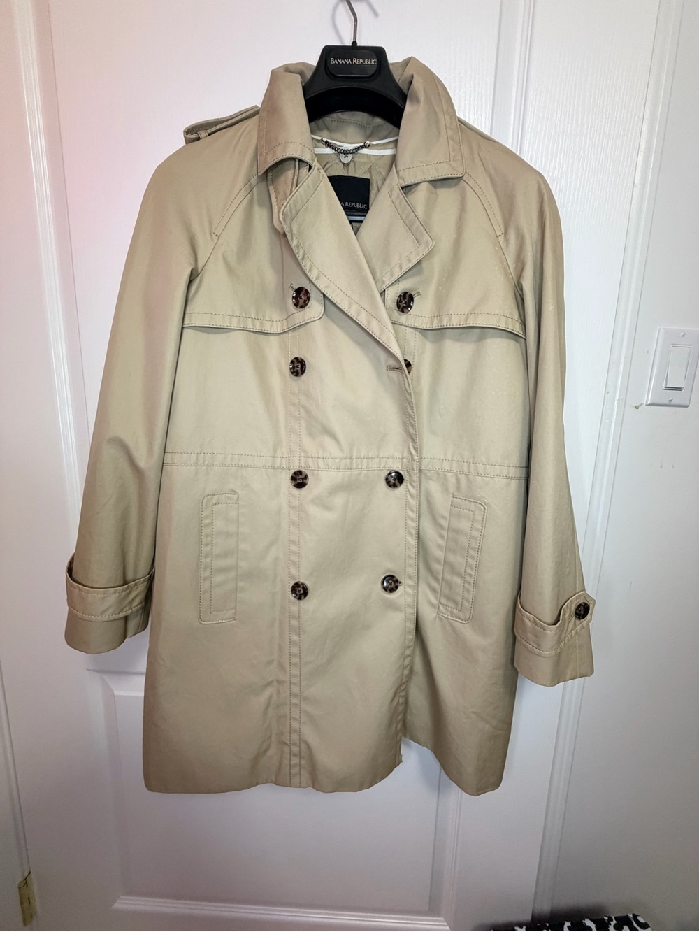 Banana Republic Women's Beige Double-Breasted Trench Coat